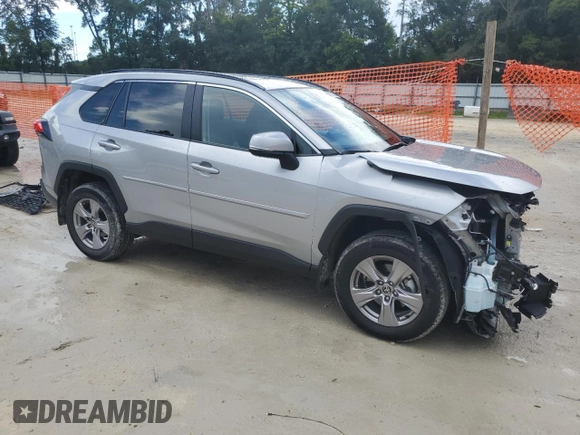 2022 Toyota RAV4 XLE with VIN 2T3W1RFV3NW203742, listed as a Copart auction lot 62733585 with 6,668 mi miles and Non repairable. Bid and sale history available at DreamBid. Image 4.