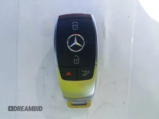2019 Mercedes-Benz C 300 z VIN 55SWF8DB9KU291393, wystawiony jako IAAI lot #42105875 z przebiegiem 38 853 mil mil oraz . Historia ofert i sprzedaży dostępna na DreamBid. Obrazek 11.