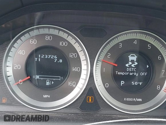 2012 Volvo XC60 3.0L with VIN YV4902DZ0C2337169, listed as a IAAI auction lot 42000698 with 123,726 mi miles. Bid and sale history available at carsss.com. Image 7.