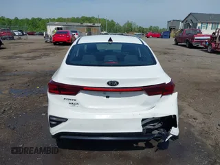 2021 Kia Forte LXS z VIN 3KPF24ADXME385870, wystawiony jako IAAI lot #42077211 z przebiegiem 120 278 mil mil oraz . Historia ofert i sprzedaży dostępna na DreamBid. Obrazek 16.