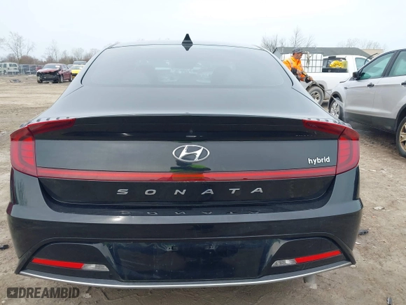 2022 Hyundai Sonata Hybrid SEL with VIN KMHL34JJ6NA050692, listed as a IAAI auction lot 42004770 with 62,514 mi miles. Bid and sale history available at carsss.com. Image 15.