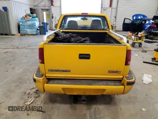 2003 GMC Sonoma SLS with VIN 1GTCS14X838129176, listed as a Copart auction lot 88941195 with 0 mi miles and Non Repairable. Bid and sale history available at carsss.com. Image 6.