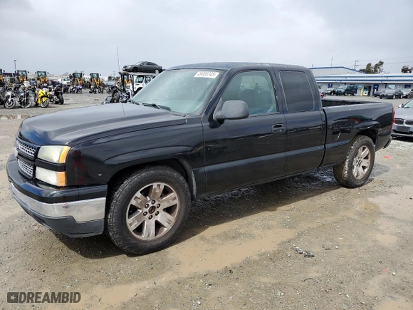 2006 Chevrolet Silverado 1500 LT1 with VIN 1GCEC19V36Z145300, listed as a Copart auction lot 49008245 with 220,425 mi miles and Clean Title. Bid and sale history available at carsss.com. Image 1.