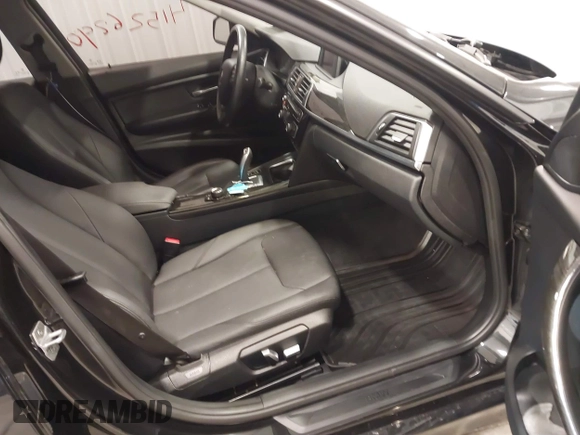 2018 BMW 3 Series 320i xDrive with VIN WBA8E5G5XJNU46855, listed as a IAAI auction lot 41526290 with 68,720 mi miles. Bid and sale history available at carsss.com. Image 5.
