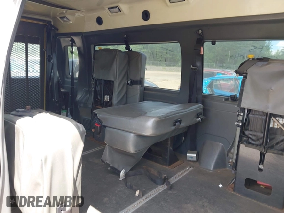 2013 Ford Econoline Cargo Commercial with VIN 1FTNS2EW8DDA88142, listed as a IAAI auction lot 42815258 with 326,304 mi miles and . Bid and sale history available at DreamBid. Image 8.