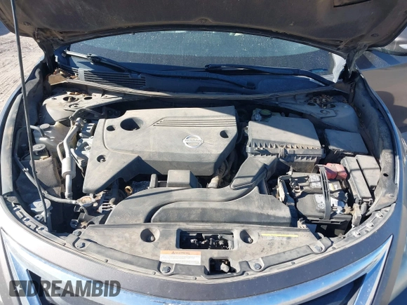 2015 Nissan Altima SV with VIN 1N4AL3AP8FC133739, listed as a IAAI auction lot 42117883 with 239,614 mi miles and . Bid and sale history available at carsss.com. Image 10.