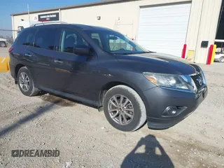 2014 Nissan Pathfinder SV with VIN 5N1AR2MN4EC654030, listed as a IAAI auction lot 41797650 with 129,731 mi miles. Bid and sale history available at carsss.com. Image 1.