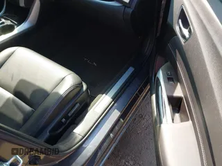2020 Acura TLX w/Technology Pkg with VIN 19UUB1F52LA012185, listed as a IAAI auction lot 41942957 with 14,677 mi miles. Bid and sale history available at carsss.com. Image 5.