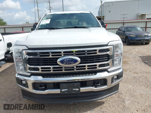 2025 Ford F-250 XL with VIN 1FT7W2BT9SEC54537, listed as a IAAI auction lot 42714592 with 6,334 mi miles and . Bid and sale history available at DreamBid. Image 12.