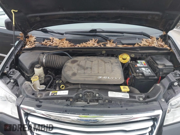 2016 Chrysler Town & Country Touring with VIN 2C4RC1BG9GR292584, listed as a IAAI auction lot 41168218 with 118,967 mi miles. Bid and sale history available at carsss.com. Image 10.