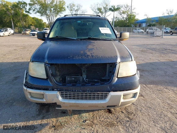 2005 Ford Expedition Eddie Bauer with VIN 1FMFU17505LA92105, listed as a IAAI auction lot 41963131 with 179,104 mi miles. Bid and sale history available at carsss.com. Image 12.