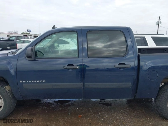 2008 Chevrolet Silverado 1500 LT w/1LT with VIN 3GCEK13J18G281131, listed as a IAAI auction lot 41715224 with 193,458 mi miles. Bid and sale history available at carsss.com. Image 14.