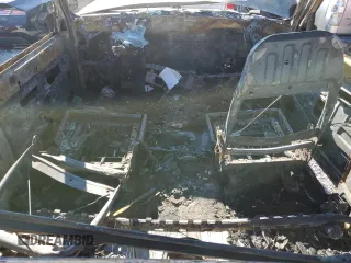 1994 GMC Sierra 1500 z VIN 2GTEK19K9R1551815, wystawiony jako Copart lot #77106604 z przebiegiem Nie podano mil oraz Nie do naprawy • Non repairable. Historia ofert i sprzedaży dostępna na DreamBid. Obrazek 8.