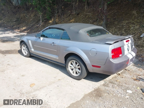 2006 Ford Mustang Standard with VIN 1ZVFT84N865179760, listed as a IAAI auction lot 42629541 with 90,095 mi miles and . Bid and sale history available at DreamBid. Image 3.