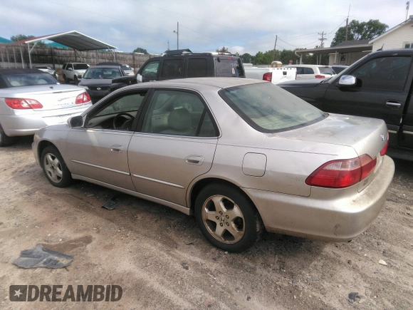1998 Honda Accord EX z VIN 1HGCG1652WA075868, wystawiony jako IAAI lot #42240662 z przebiegiem 237 034 mil mil oraz . Historia ofert i sprzedaży dostępna na DreamBid. Obrazek 3.