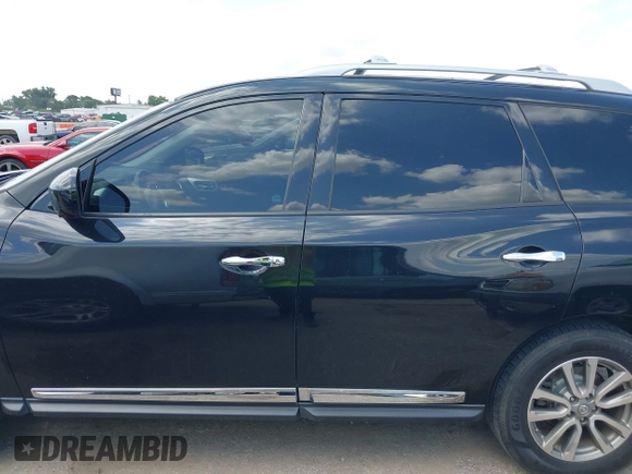 2015 Nissan Pathfinder SV with VIN 5N1AR2MN8FC689252, listed as a IAAI auction lot 42409596 with 165,825 mi miles and . Bid and sale history available at DreamBid. Image 14.