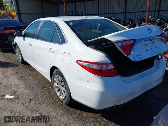 2015 Toyota Camry XLE with VIN 4T1BF1FK7FU023620, listed as a IAAI auction lot 40901262 with 122,968 mi miles. Bid and sale history available at carsss.com. Image 3.