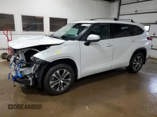2022 Toyota Highlander XLE z VIN 5TDGZRBH8NS246018, wystawiony jako Copart lot #59857465 z przebiegiem 12 761 mil mil oraz Szkoda całkowita • Salvage title. Historia ofert i sprzedaży dostępna na DreamBid. Obrazek 1.