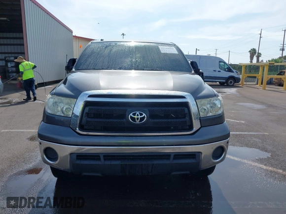 2011 Toyota Tundra z VIN 5TFEY5F14BX106229, wystawiony jako IAAI lot #42118006 z przebiegiem 96 465 mil mil oraz . Historia ofert i sprzedaży dostępna na DreamBid. Obrazek 12.