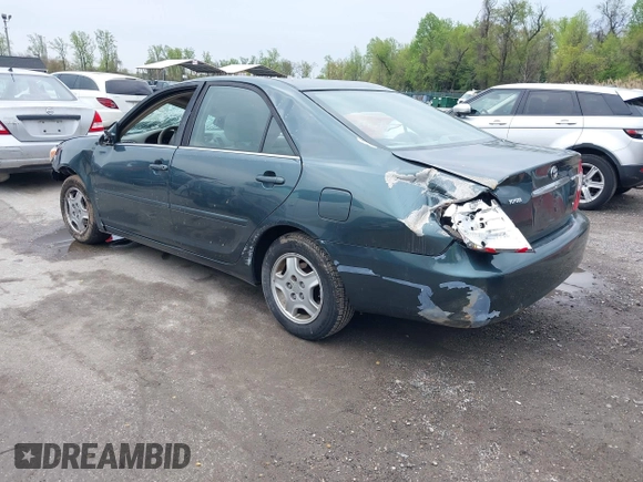 2002 Toyota Camry XLE z VIN 4T1BF32K02U522335, wystawiony jako IAAI lot #42037459 z przebiegiem 214 832 mil mil oraz . Historia ofert i sprzedaży dostępna na DreamBid. Obrazek 3.