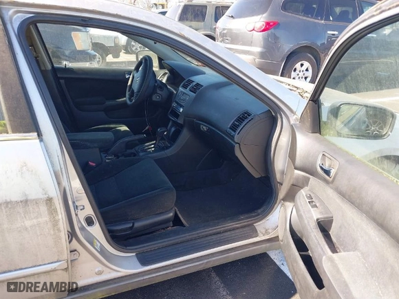 2007 Honda Accord Sdn LX with VIN 1HGCM56447A012862, listed as a IAAI auction lot 41874540 with 303847 miles. Bid and sale history available at carsss.com. Image 5.