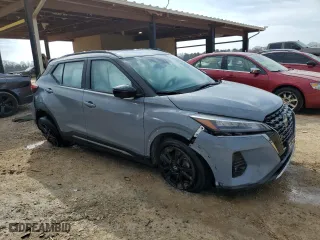 2022 Nissan Kicks SR with VIN 3N1CP5DV2NL481264, listed as a Copart auction lot 45427155 with 7,443 mi miles and Salvage Title. Bid and sale history available at carsss.com. Image 4.