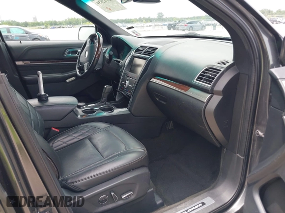 2016 Ford Explorer Platinum z VIN 1FM5K8HT2GGD04330, wystawiony jako IAAI lot #42462634 z przebiegiem 167 468 mil mil oraz . Historia ofert i sprzedaży dostępna na DreamBid. Obrazek 5.