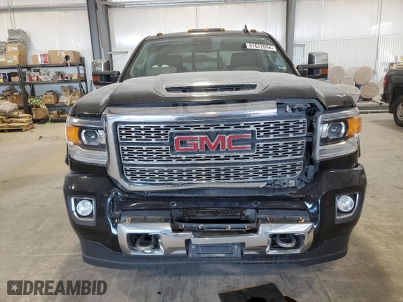 2019 GMC Sierra 2500HD Denali with VIN 1GT12SEYXKF189894, listed as a Copart auction lot 81672094 with 224,685 mi miles and Salvage Title. Bid and sale history available at carsss.com. Image 5.