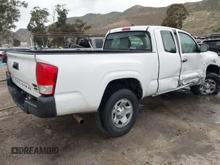 2017 Toyota Tacoma SR z VIN 5TFRX5GN5HX078049, wystawiony jako IAAI lot #42063533 z przebiegiem 256 585 mil mil oraz . Historia ofert i sprzedaży dostępna na DreamBid. Obrazek 4.