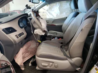2013 Toyota Sienna XLE with VIN 5TDDK3DC4DS070167, listed as a Copart auction lot 46992565 with Not Provided miles and Salvage Title. Bid and sale history available at DreamBid. Image 7.