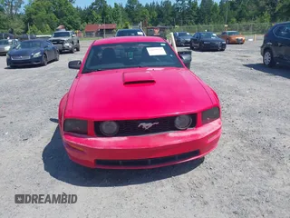 2008 Ford Mustang GT Deluxe z VIN 1ZVHT82H285184963, wystawiony jako IAAI lot #42479534 z przebiegiem 164 349 mil mil oraz . Historia ofert i sprzedaży dostępna na DreamBid. Obrazek 12.