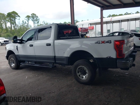 2018 Ford F-250 XL z VIN 1FT7W2B60JEB37227, wystawiony jako IAAI lot #42646192 z przebiegiem 182 730 mil mil oraz . Historia ofert i sprzedaży dostępna na DreamBid. Obrazek 13.