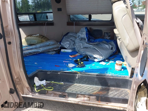 1996 Ford Econoline Cargo z VIN 1FDEE14H4THA09346, wystawiony jako IAAI lot #42108855 z przebiegiem 150 061 mil mil oraz . Historia ofert i sprzedaży dostępna na DreamBid. Obrazek 8.