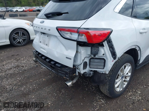 2021 Ford Escape SE Hybrid z VIN 1FMCU0BZ3MUB23654, wystawiony jako IAAI lot #42192918 z przebiegiem 43 579 mil mil oraz . Historia ofert i sprzedaży dostępna na DreamBid. Obrazek 18.