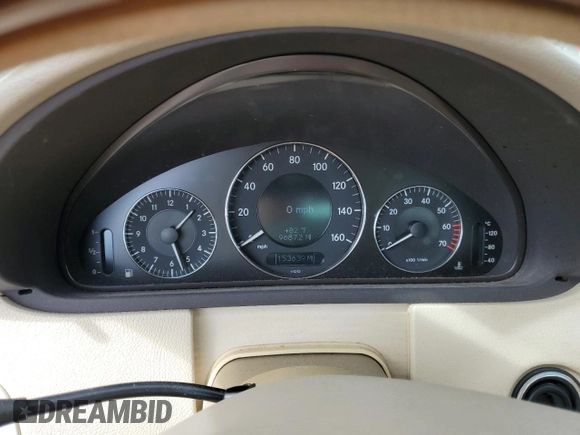 2005 Mercedes-Benz CLK 320 z VIN WDBTJ65J55F157718, wystawiony jako Copart lot #45033595 z przebiegiem 153 639 mil mil oraz Szkody całkowita. Historia ofert i sprzedaży dostępna na DreamBid. Obrazek 9.
