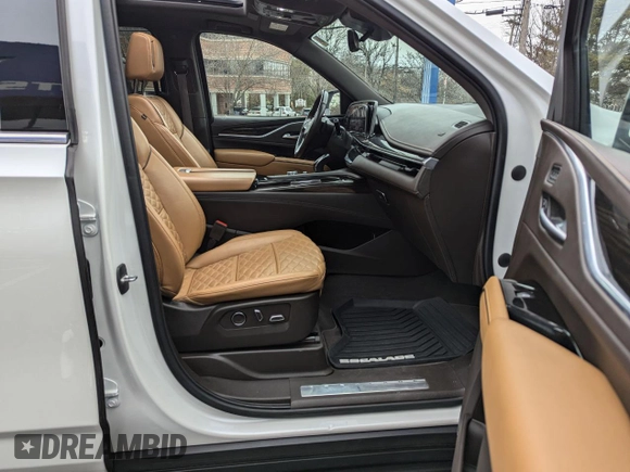 2021 Cadillac Escalade ESV Premium Luxury z VIN 1GYS4KKL7MR424075, wystawiony jako Copart lot #44277245 z przebiegiem 43 637 mil mil oraz Czysty tytuł • Clean title. Historia ofert i sprzedaży dostępna na DreamBid. Obrazek 5.