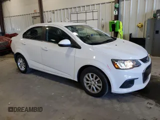 2018 Chevrolet Sonic LT z VIN 1G1JD5SH3J4107121, wystawiony jako Copart lot #46814415 z przebiegiem 96 136 mil mil oraz Szkoda całkowita • Salvage title. Historia ofert i sprzedaży dostępna na DreamBid. Obrazek 4.
