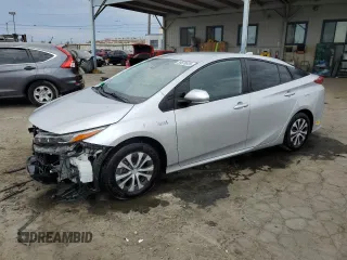 2022 Toyota Prius LE with VIN JTDKAMFP5N3202100, listed as a Copart auction lot 59570825 with 32,941 mi miles and Salvage title. Bid and sale history available at DreamBid. Image 1.