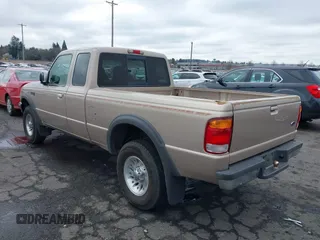 1998 Ford Ranger XL z VIN 1FTZR15X9WPA95795, wystawiony jako IAAI lot #41766181 z przebiegiem 351 532 mil mil oraz . Historia ofert i sprzedaży dostępna na DreamBid. Obrazek 3.