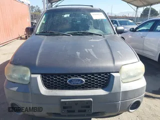 2005 Ford Escape XLS Value with VIN 1FMYU02Z25KA84168, listed as a IAAI auction lot 42690711 with 163,834 mi miles and . Bid and sale history available at DreamBid. Image 6.