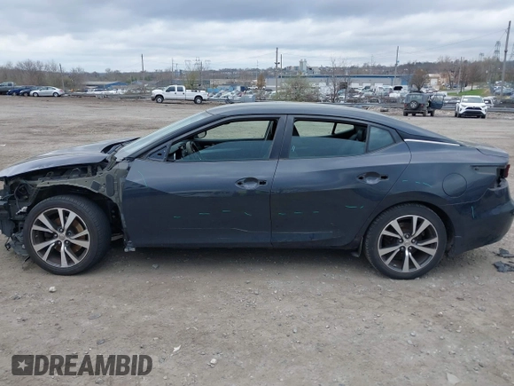 2017 Nissan Maxima SV with VIN 1N4AA6AP6HC433760, listed as a IAAI auction lot 41922263 with 82,663 mi miles and . Bid and sale history available at DreamBid. Image 15.
