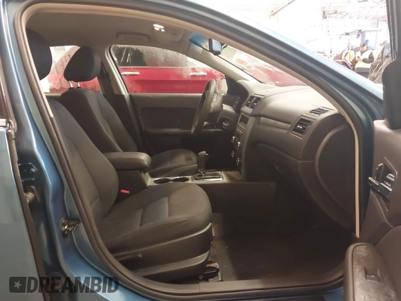 2010 Ford Fusion SE z VIN 3FAHP0HA6AR417044, wystawiony jako IAAI lot #42129980 z przebiegiem 200 595 mil mil oraz . Historia ofert i sprzedaży dostępna na DreamBid. Obrazek 5.