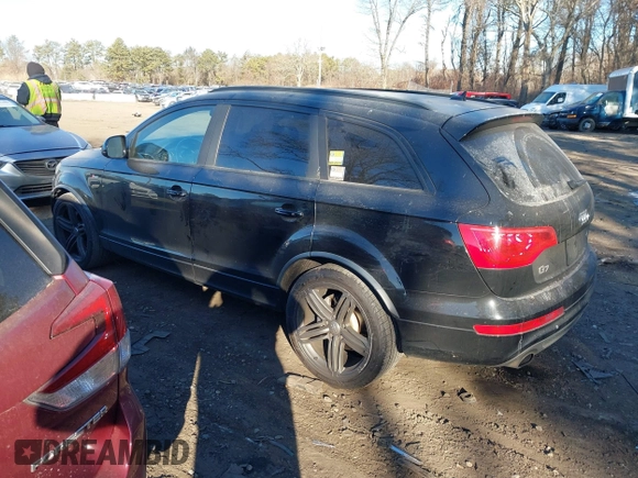 2014 Audi Q7 3.0T S line Prestige with VIN WA1DGAFE5ED013147, listed as a IAAI auction lot 41432296 with 121,861 mi miles. Bid and sale history available at carsss.com. Image 14.