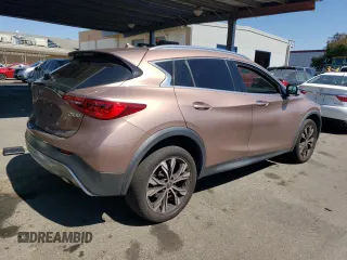 2017 Infiniti QX30 Luxury with VIN SJKCH5CR6HA027820, listed as a Copart auction lot 68570184 with 0 mi miles and Salvage Title. Bid and sale history available at carsss.com. Image 3.