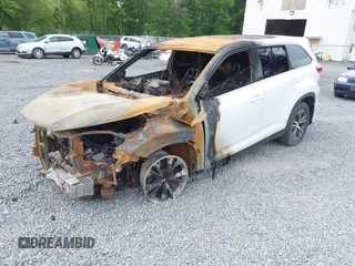 2019 Toyota Highlander LE с VIN 5TDBZRFH8KS955063, выставлен на аукционе IAAI как лот 42647865 с пробегом 63 275 миль миль и . История ставок и продаж доступна на DreamBid. Изображение 16.