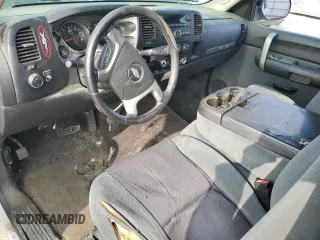 2009 Chevrolet Silverado 1500 LT with VIN 2GCEC23CX91141772, listed as a Copart auction lot 84092254 with 223,724 mi miles and Clean Title. Bid and sale history available at carsss.com. Image 8.