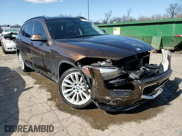 2014 BMW X1 sDrive28i z VIN WBAVM1C57EVW53696, wystawiony jako Copart lot #53142255 z przebiegiem 86 581 mil mil oraz Czysty tytuł • Clean title. Historia ofert i sprzedaży dostępna na DreamBid. Obrazek 14.