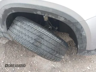 2024 Volkswagen Taos SE z VIN 3VVSX7B23RM047661, wystawiony jako IAAI lot #41609371 z przebiegiem 16 038 mil mil oraz . Historia ofert i sprzedaży dostępna na DreamBid. Obrazek 6.