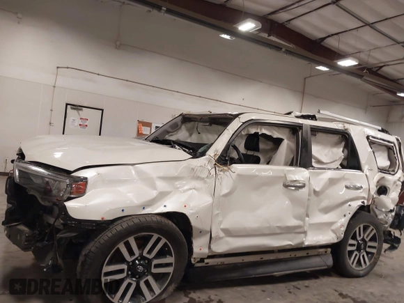 2018 Toyota 4Runner SR5 z VIN JTEBU5JR6J5534398, wystawiony jako IAAI lot #41169374 z przebiegiem 94 137 mil mil oraz . Historia ofert i sprzedaży dostępna na DreamBid. Obrazek 6.