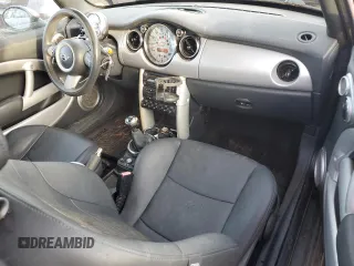 2008 MINI Convertible с VIN WMWRF33518TF68461, выставлен на аукционе Copart как лот 84168304 с пробегом 153 964 миль миль и Списание • Salvage title. История ставок и продаж доступна на DreamBid. Изображение 8.